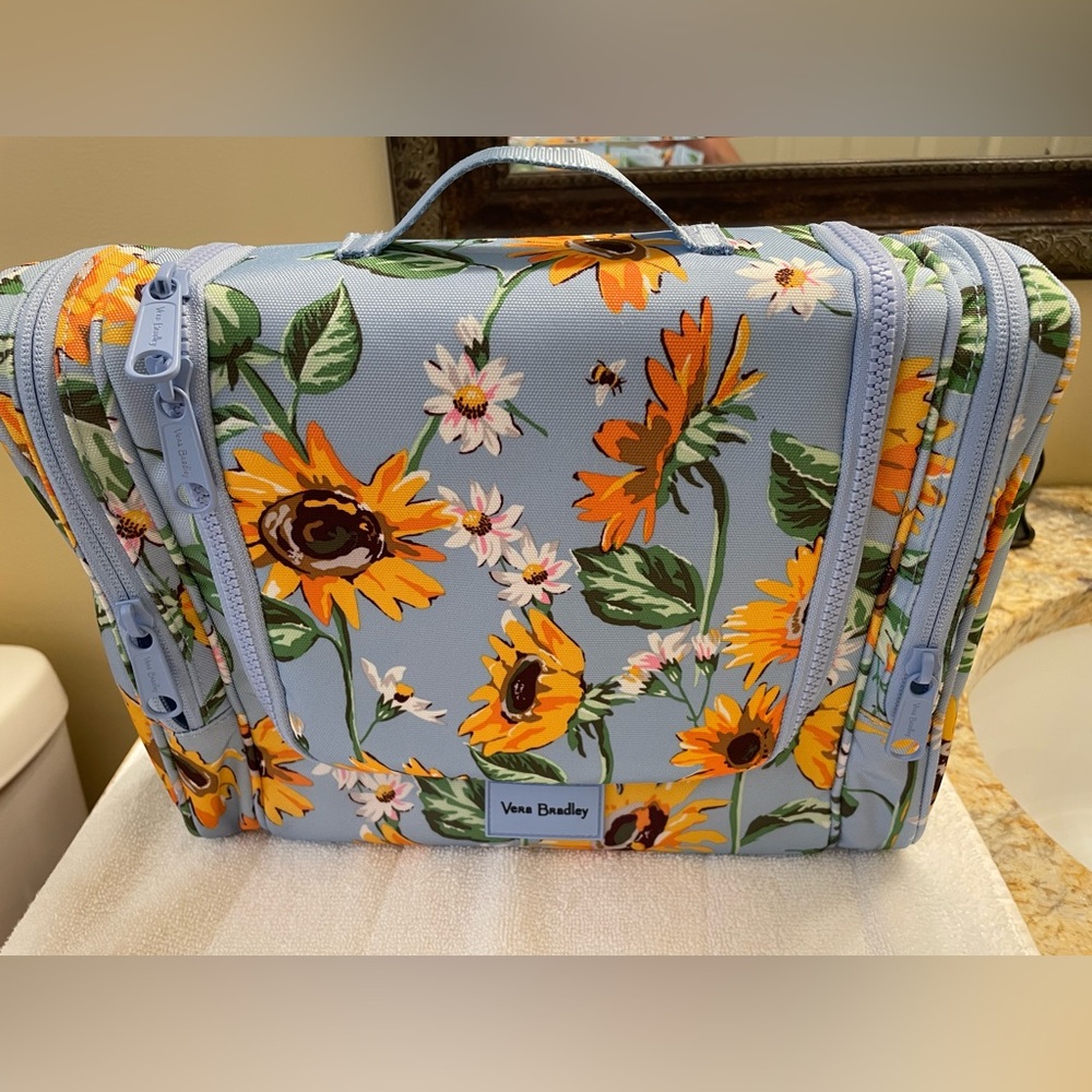 Vera Bradley Hanging Organizer in ReActive Sunflower Sky